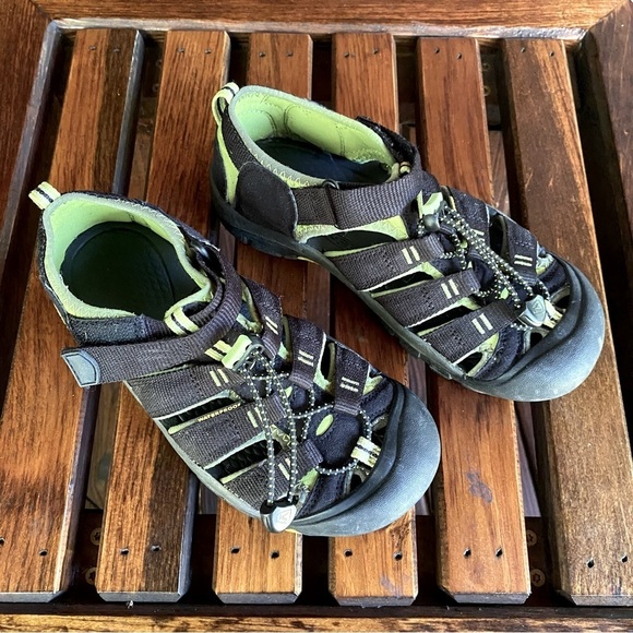 Keen Newport Waterproof Kids Sandals - Picture 1 of 8